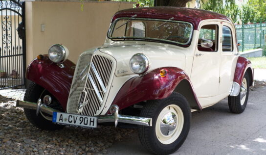 Citroën Traction Avant 15 “Gangster”
