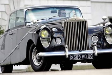 ex-Nubar Gulbenkian 1956 Rolls-Royce Silver Wraith 4.9-Litre LWB ‘Perspex Top’ Saloon a Hooper & Co karosszéria-építő munkája.