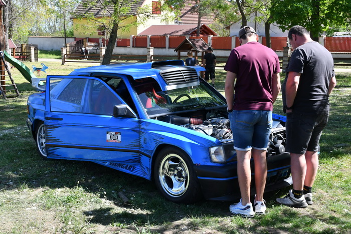 Kezdőlap 2 Hangulatos Mercedes-parádé Szentmártonkátán